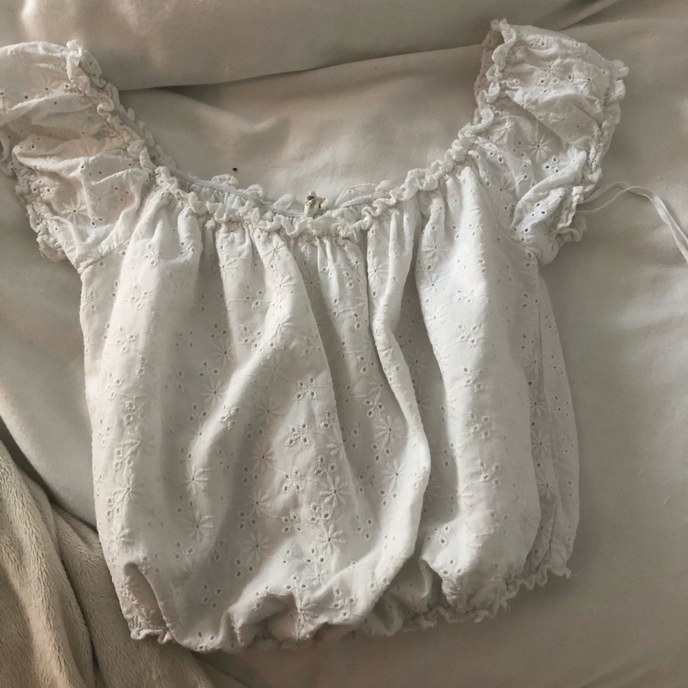 Cropped lettuce trim top